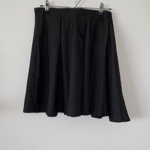 NWOT Knee-Length Pleated Skirt🖤